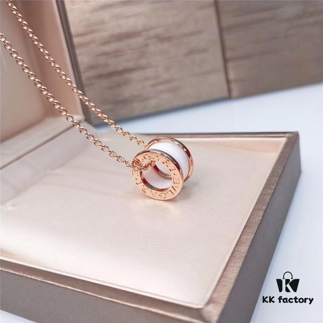 Bvlgari B.zero1 Ceramic Necklace (Non-Diamond Version) – Inspired by the Roman Colosseum's Circular Amphitheater Design