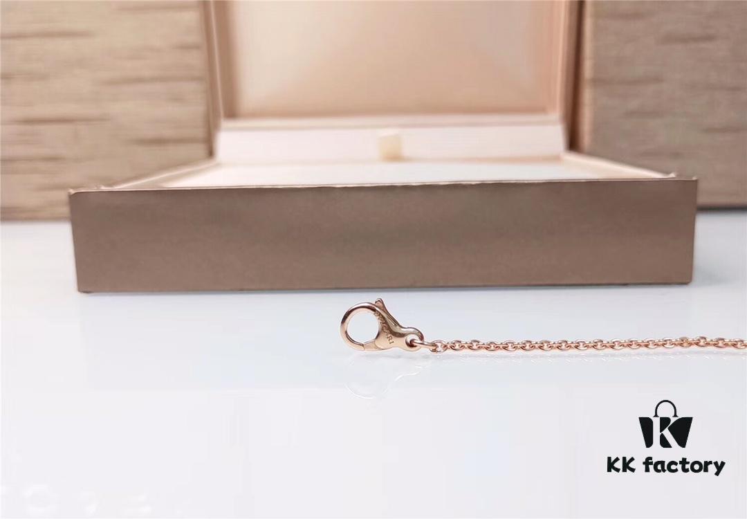 Bvlgari B.zero1 Ceramic Necklace (Non-Diamond Version) – Inspired by the Roman Colosseum's Circular Amphitheater Design