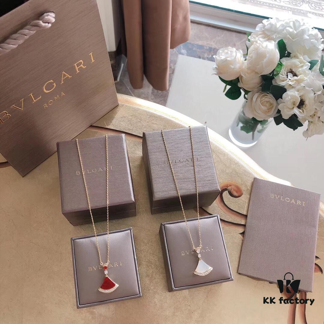 Bvlgari BV Natural Mother-of-Pearl Pendant Necklace