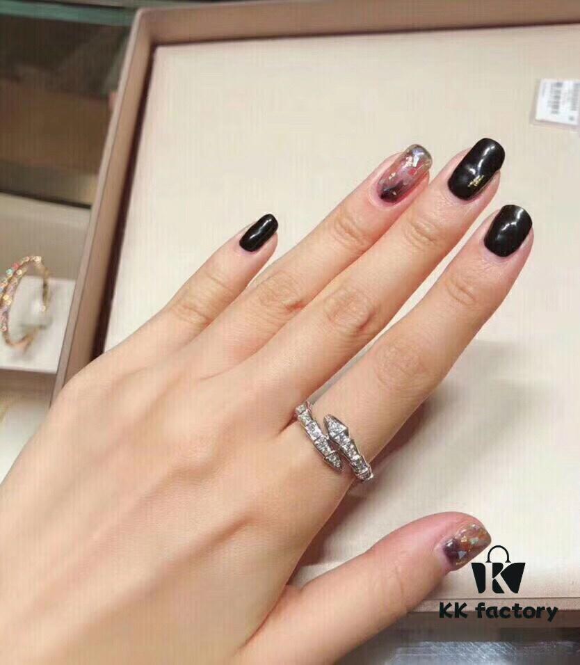 BVLGARI New Narrow Serpenti Snake Ring