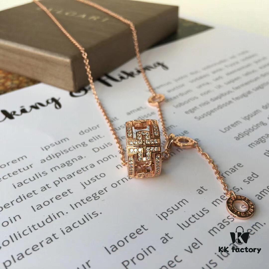 BVLGARI-Inspired Rectangular Link Necklace with 'Return' Motif – New Series Symbolizing Rebirth and Renewal