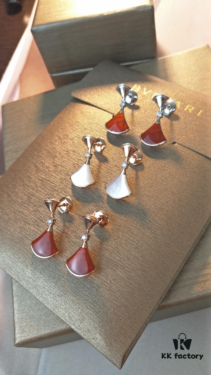 BVLGARI DIVA White Mother-of-Pearl and Red Carnelian Earrings (Diamond-Free Version)