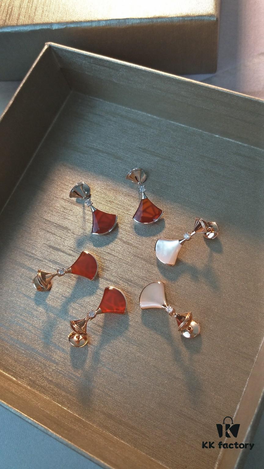 BVLGARI DIVA White Mother-of-Pearl and Red Carnelian Earrings (Diamond-Free Version)