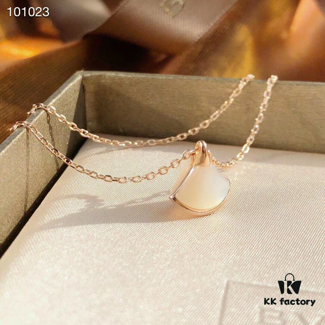 Bvlgari - Little Dress Bracelet, Exquisite 925 Sterling Silver with 18K Rose Gold Plating, Inlaid with Natural Mother of Pearl and Carnelian, Two Colors Available