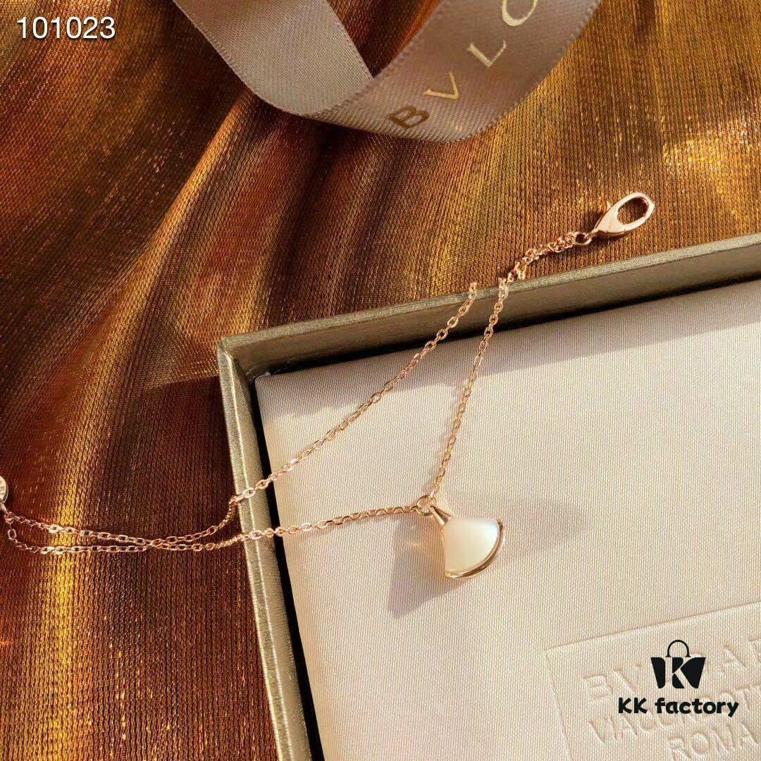 Bvlgari - Little Dress Bracelet, Exquisite 925 Sterling Silver with 18K Rose Gold Plating, Inlaid with Natural Mother of Pearl and Carnelian, Two Colors Available