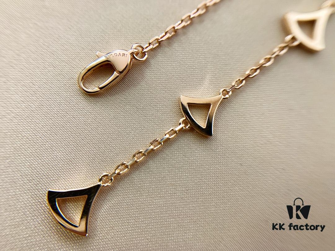 🎄 Christmas Gift 🎁 BVLGARI Bulgari New Full Diamond Fan Necklace, Electroplated V Gold Material