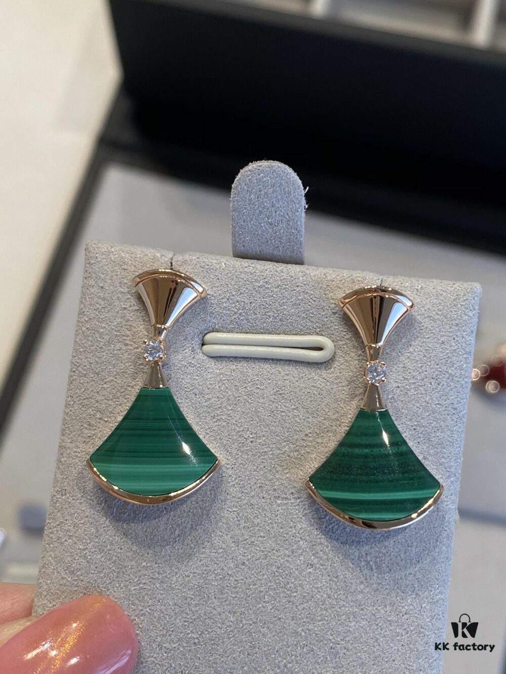 Bvlgari BV Diva Earrings Classic Color Combination
