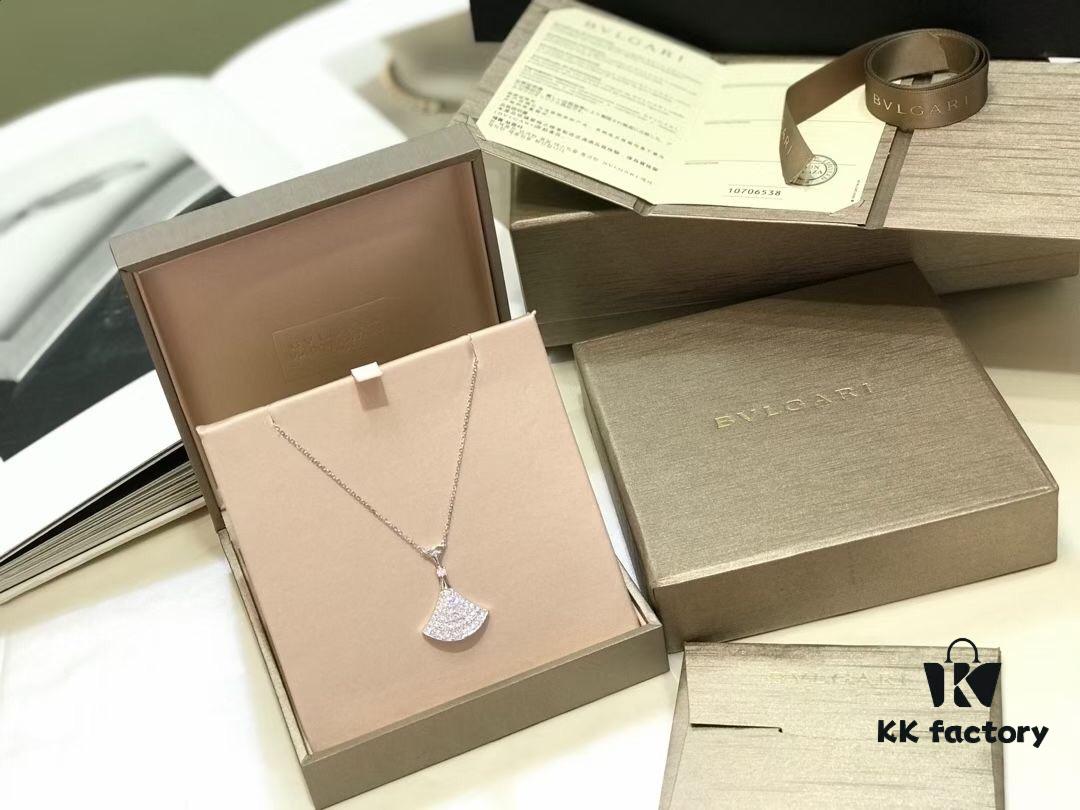 BVLGARI Bulgari Divas' Dream Embrace Your True Self Full Diamond Fan Necklace with 18K Gold Plating