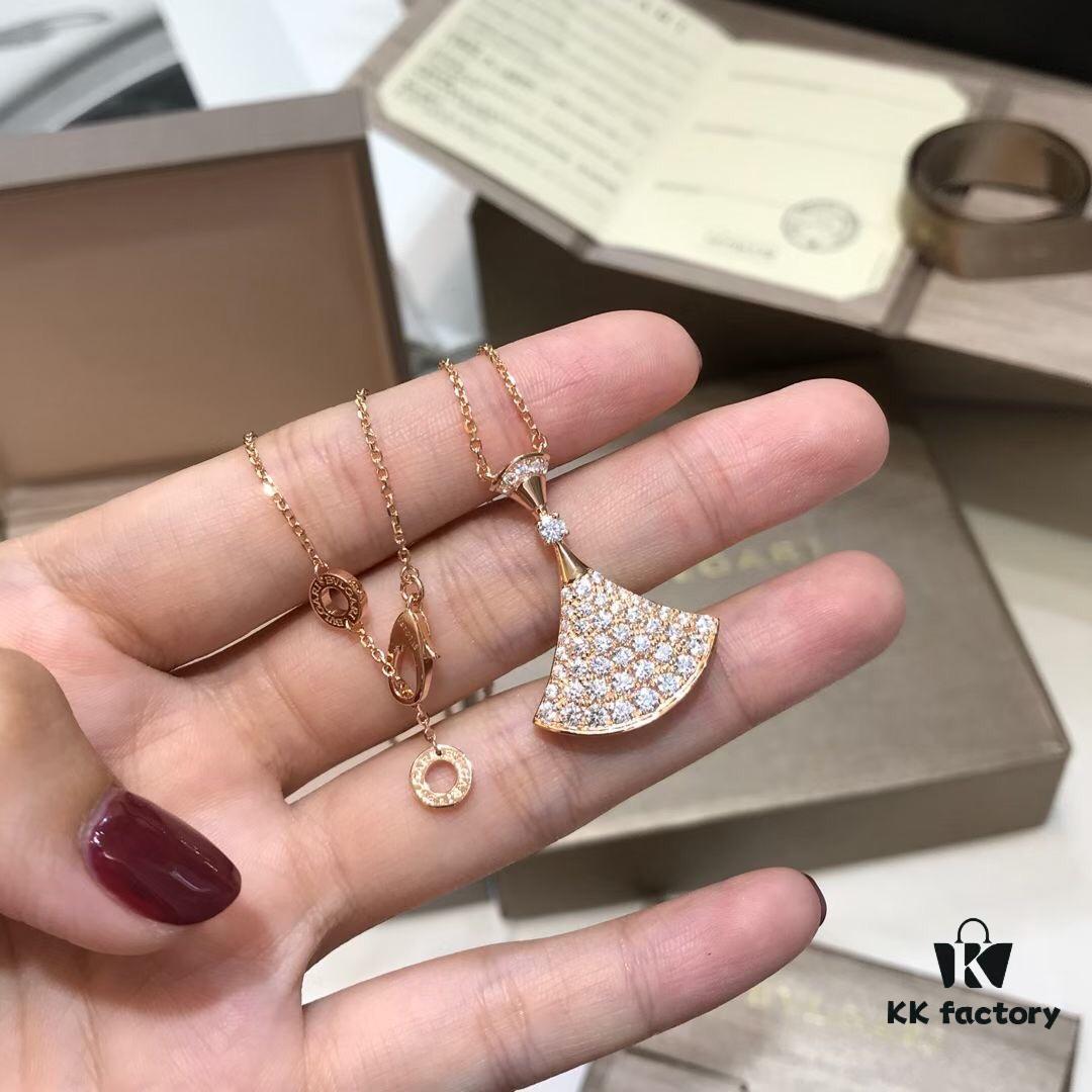 BVLGARI Bulgari Divas' Dream Embrace Your True Self Fan Full Diamond Necklace, 18K Gold Plated with Fully Set Diamond Craftsmanship