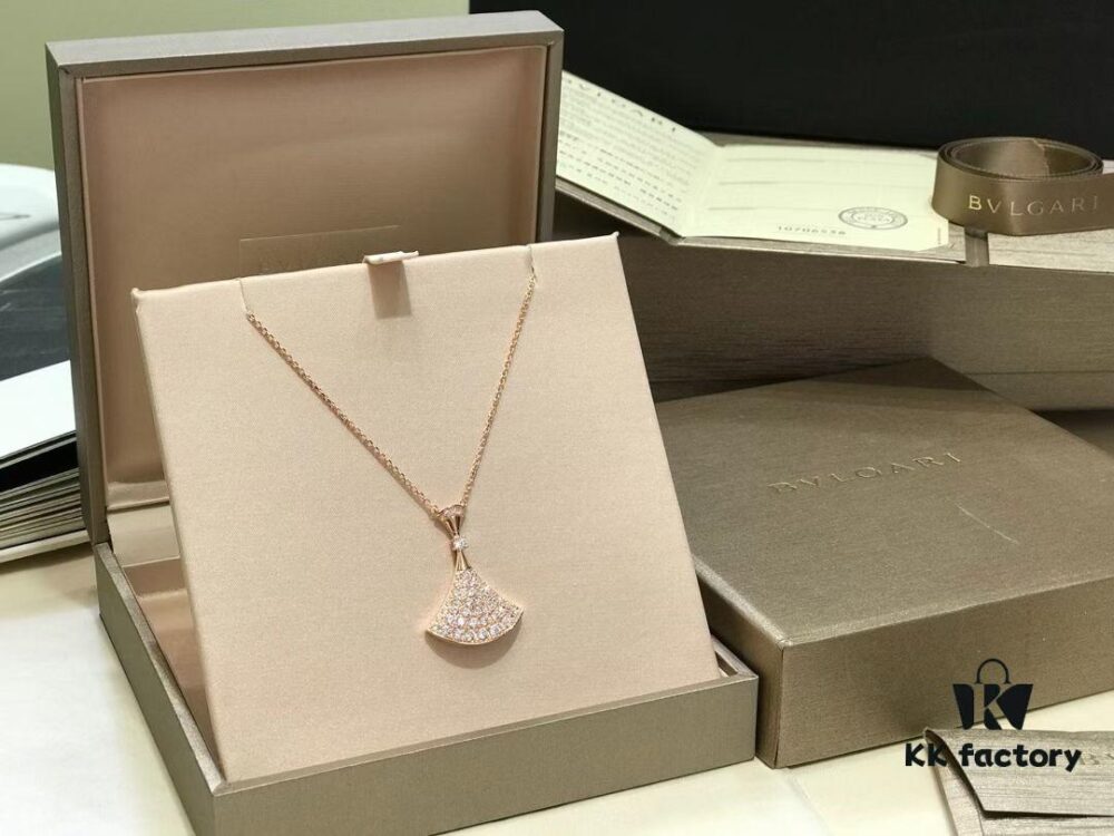 BVLGARI Bulgari Divas' Dream Embrace Your True Self Fan Full Diamond Necklace, 18K Gold Plated with Fully Set Diamond Craftsmanship