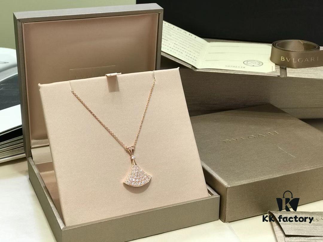BVLGARI Bulgari Divas' Dream Embrace Your True Self Fan Full Diamond Necklace, 18K Gold Plated with Fully Set Diamond Craftsmanship