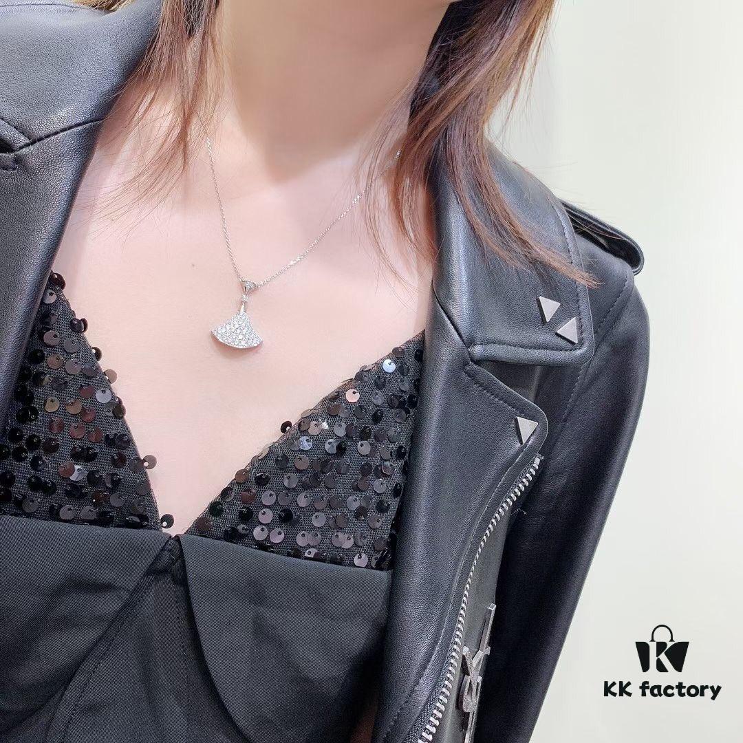 BVLGARI Bulgari Divas' Dream Embrace Your True Self Full Diamond Fan Necklace with 18K Gold Plating