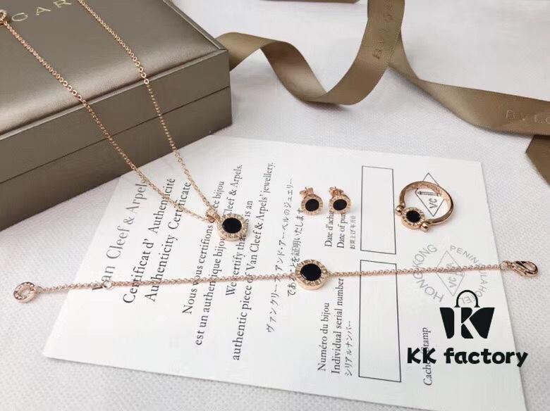 BVLGARI Bulgari Classic Reversible Toggle Necklace Ring Earrings Bracelet Set | Pearl Inlay and Onyx | Flip Design in Black and White | Premium Gold-Plated 18K Quality