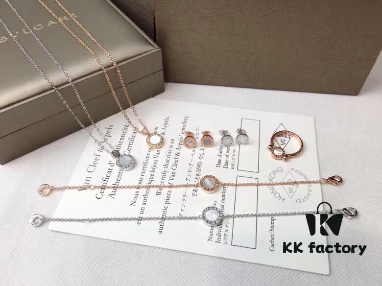 BVLGARI Bulgari Classic Reversible Toggle Necklace Ring Earrings Bracelet Set | Pearl Inlay and Onyx | Flip Design in Black and White | Premium Gold-Plated 18K Quality