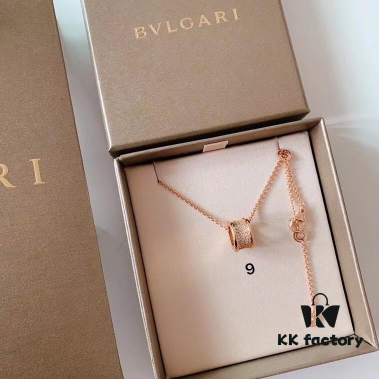 BVLGARI BV Classic Bestselling Styles, Sterling Silver, Curved Version, Top-Tier Quality, Ceramic Side with Engraved Boutique Logo, Original Font Printing Throughout Including Inner Surface, Precisely Carved Using Imported Engraving Machines to Match Original Exactly! Three Loops for Adjustable Length! Thick Chain, 50cm Long, Unisex Wear! Authentic Original Clasp