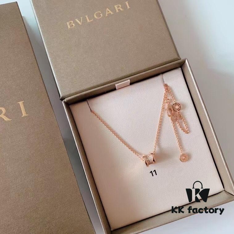 BVLGARI BV Classic Bestselling Styles, Sterling Silver, Curved Version, Top-Tier Quality, Ceramic Side with Engraved Boutique Logo, Original Font Printing Throughout Including Inner Surface, Precisely Carved Using Imported Engraving Machines to Match Original Exactly! Three Loops for Adjustable Length! Thick Chain, 50cm Long, Unisex Wear! Authentic Original Clasp