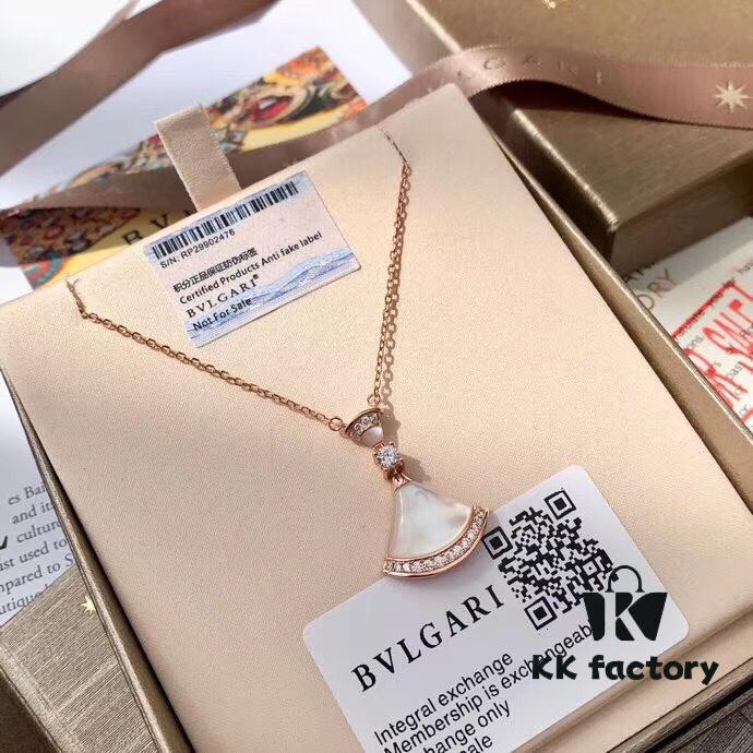 Bvlgari-inspired Rose Gold Plated 925 Sterling Silver Necklace with Elegant Fan Pendant, Adjustable Length, Luxurious and Timeless Design