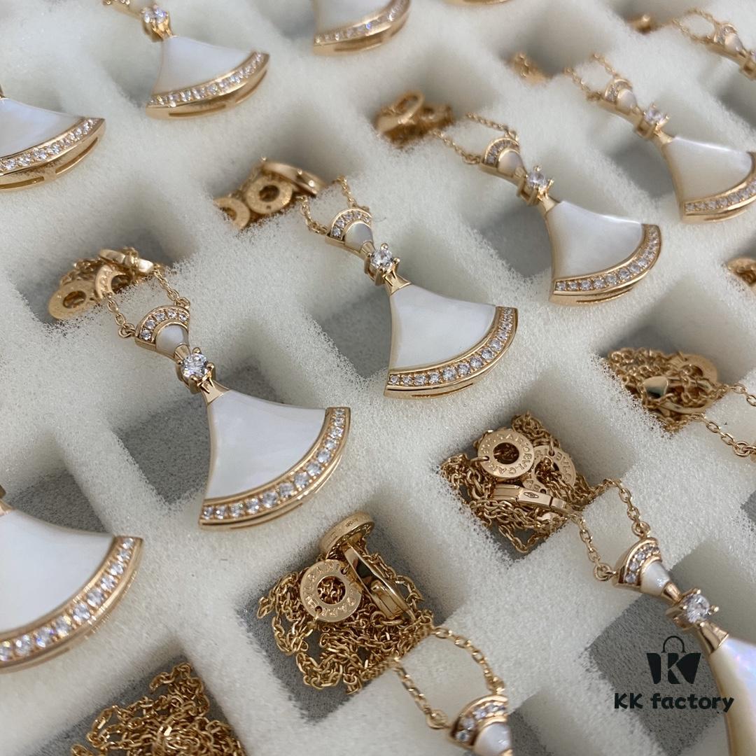 Bvlgari Large Double Fan Necklace! ZP Prototype, CNC Craftsmanship! Hand-set Stones, Perfect Counter Details with Signature Engraving 🌹 Pure Silver with Mi Gold Plating - In Stock 🌹