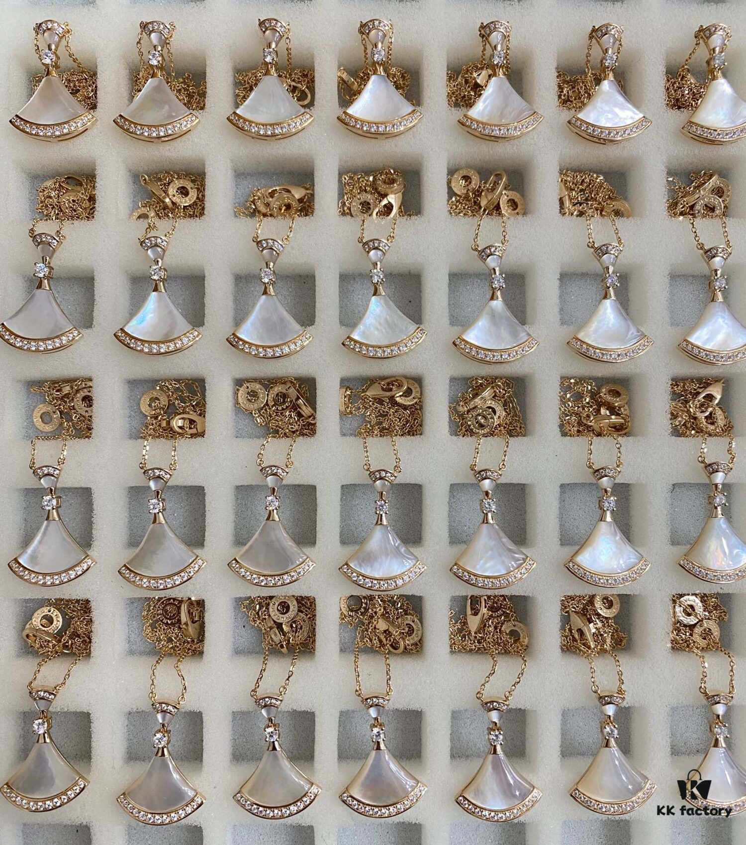 Bvlgari Large Double Fan Necklace! ZP Prototype, CNC Craftsmanship! Hand-set Stones, Perfect Counter Details with Signature Engraving 🌹 Pure Silver with Mi Gold Plating - In Stock 🌹