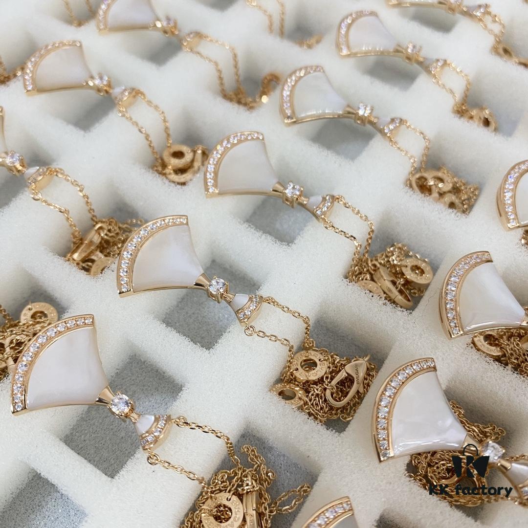 Bvlgari Large Double Fan Necklace! ZP Prototype, CNC Craftsmanship! Hand-set Stones, Perfect Counter Details with Signature Engraving 🌹 Pure Silver with Mi Gold Plating - In Stock 🌹