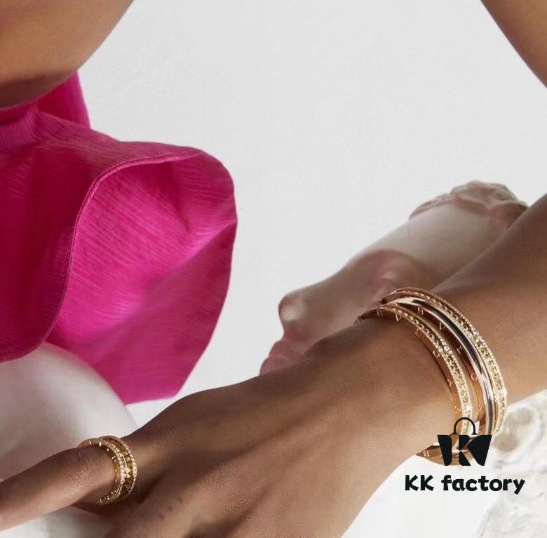 New BVLGARI B.zero1 Rock Series Spring Ring with Rivet Design, Full Diamond Inlay, Unisex Couple Rings