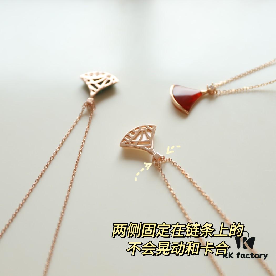 Necklace, Large Dress Pendant Necklace