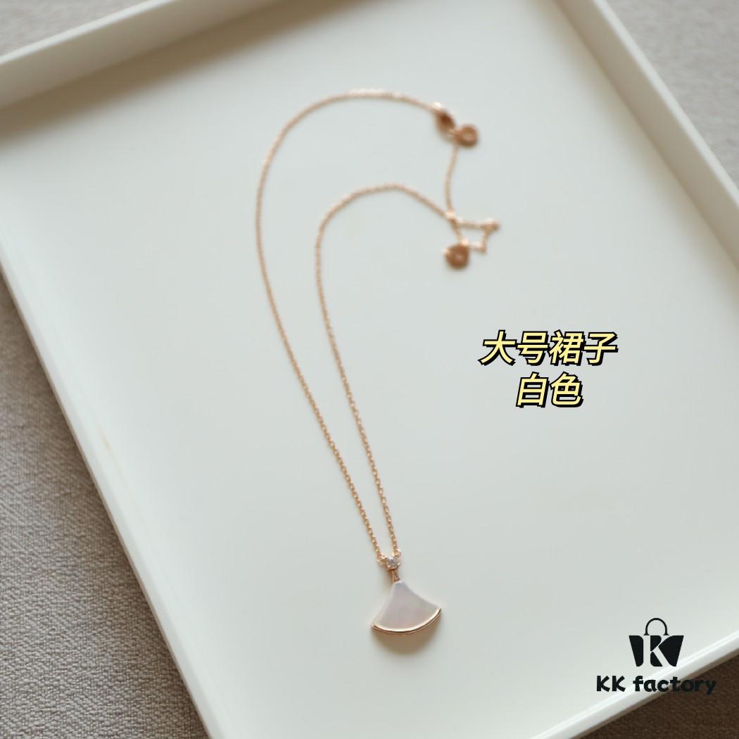 Necklace, Large Dress Pendant Necklace