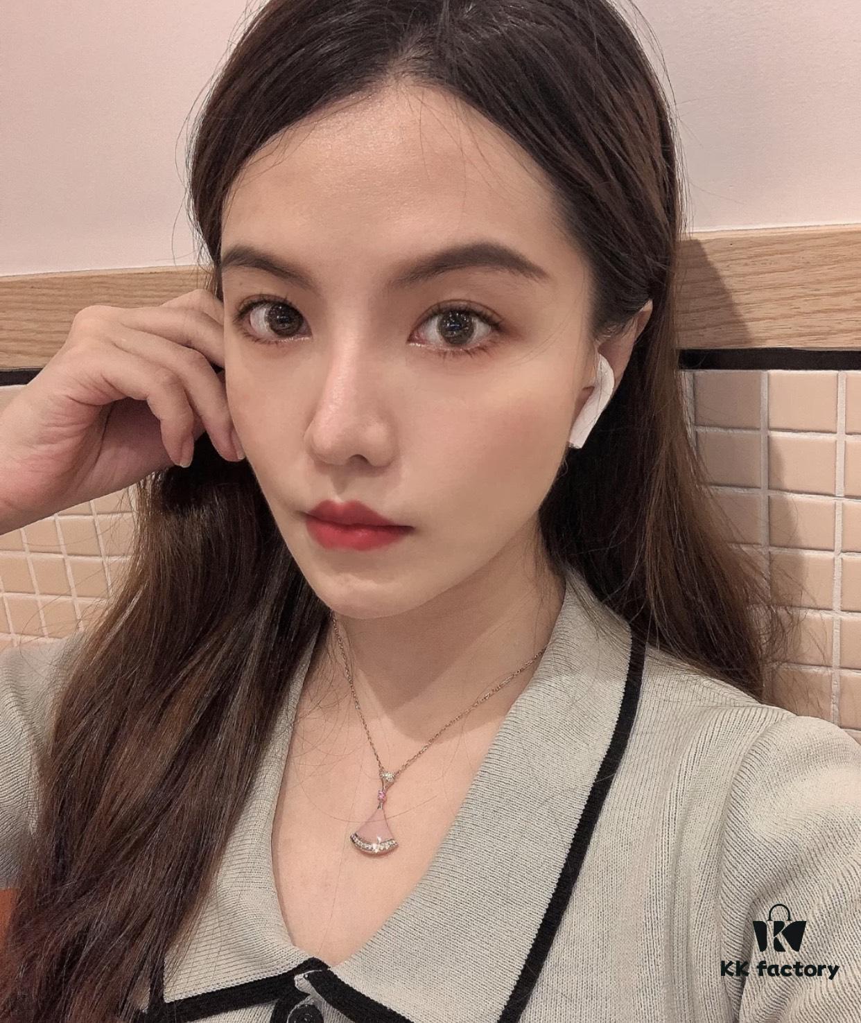 So Soft! Love This Color Combination, Babe. All of Bao's Qixi Editions Eventually Become Classics – Never Worry About Outdating. Enjoy the Moment First! And Customization Won't Cost You Much, Right?