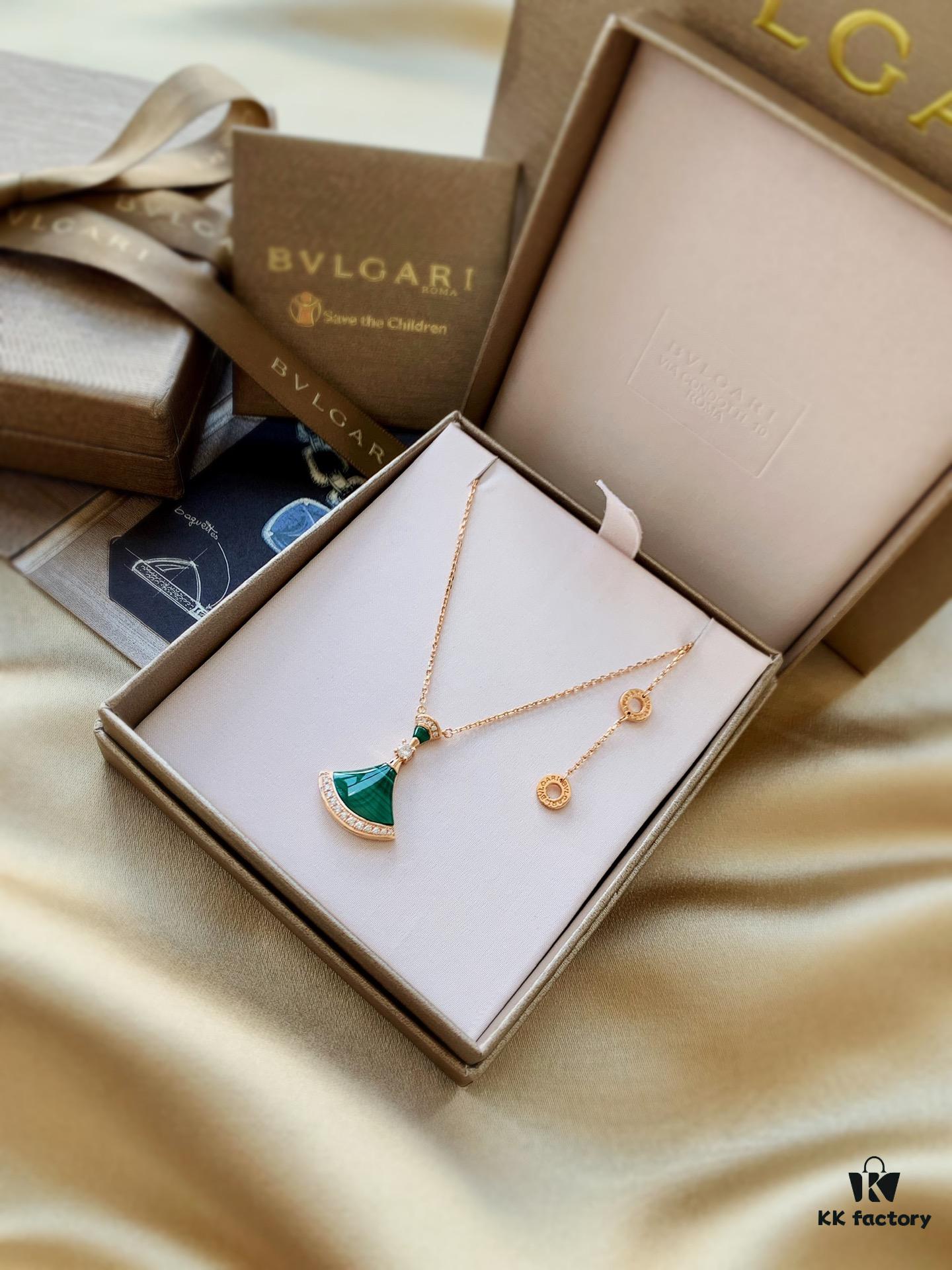 BVLGARI Bvlgari Series Rose Gold Round Stud Earrings and Natural Malachite Fan Pendant Necklace