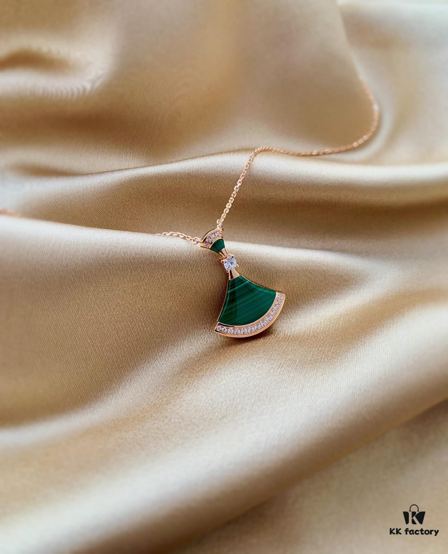 BVLGARI Bvlgari Series Rose Gold Round Stud Earrings and Natural Malachite Fan Pendant Necklace