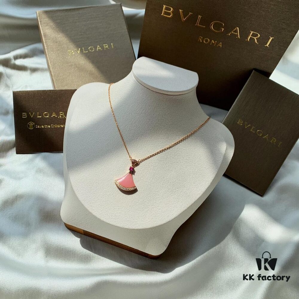 BVLGARI Bvlgari Series Rose Gold Round Stud Earrings & Divas Dream Pink Diamond-Set Fan Pendant Necklace (2020 Limited Edition for Valentine's Day)