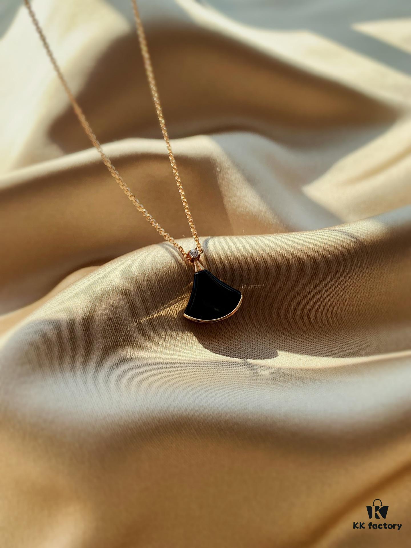 S925 Silver Plated with K Gold Bulgari Divas Dream Series Mother-of-Pearl Fan Pendant Necklace