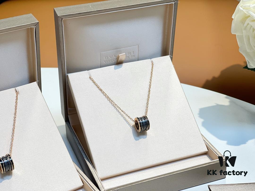 New Arrival Bestseller! BVLGARI Bulgari New Ribbed Black Ceramic Necklace