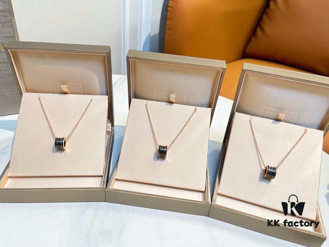 New Arrival Bestseller! BVLGARI Bulgari New Ribbed Black Ceramic Necklace