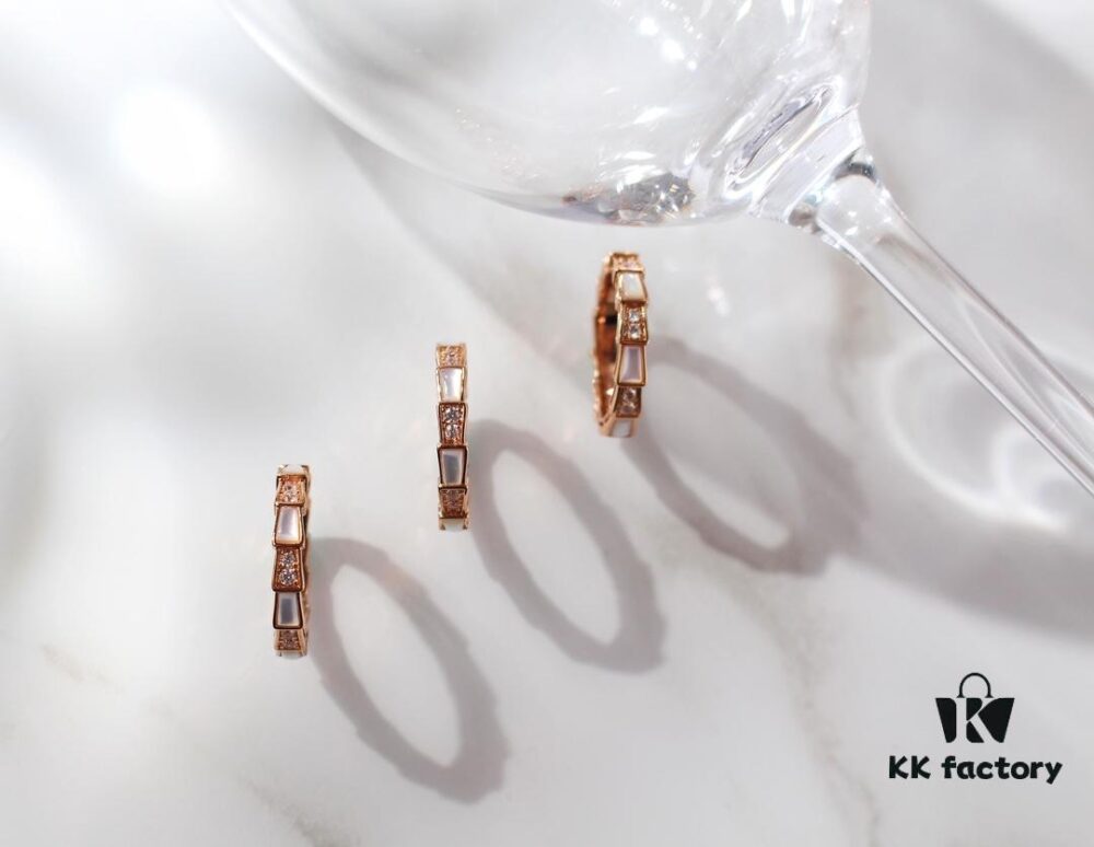 Bvlgari Serpenti Ring with White Mother-of-Pearl and Diamonds