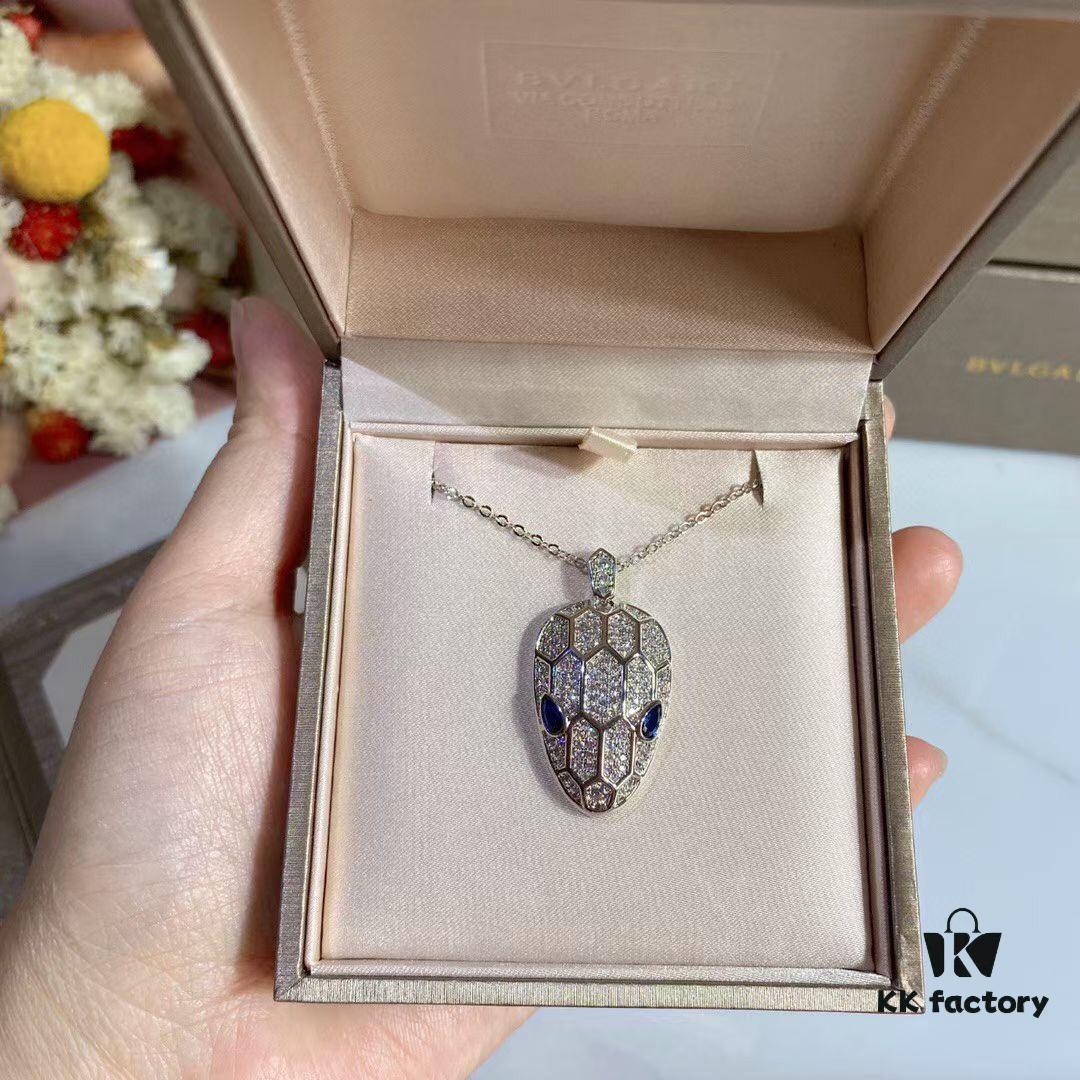 Bulgari ✨ Beloved by Celebrities ✨ Fashionable Luxury Item - Bulgari Serpenti Necklace, Upgraded Luxury Snake Design 👍 BVLGARI New Arrival 🆕 Imported Craftsmanship with Full High-Carbon Diamonds, Exquisitely Hollowed Inner Rim, Real Gold Plating, Vivid and Lifelike Shape [Color][Color][Color] Bracelet, Original Logo Reproduced