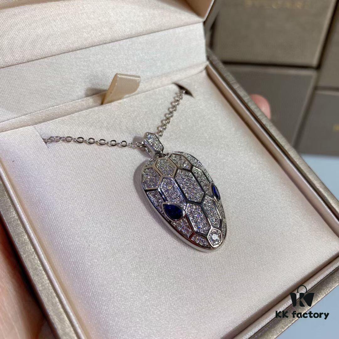 Bulgari ✨ Beloved by Celebrities ✨ Fashionable Luxury Item - Bulgari Serpenti Necklace, Upgraded Luxury Snake Design 👍 BVLGARI New Arrival 🆕 Imported Craftsmanship with Full High-Carbon Diamonds, Exquisitely Hollowed Inner Rim, Real Gold Plating, Vivid and Lifelike Shape [Color][Color][Color] Bracelet, Original Logo Reproduced