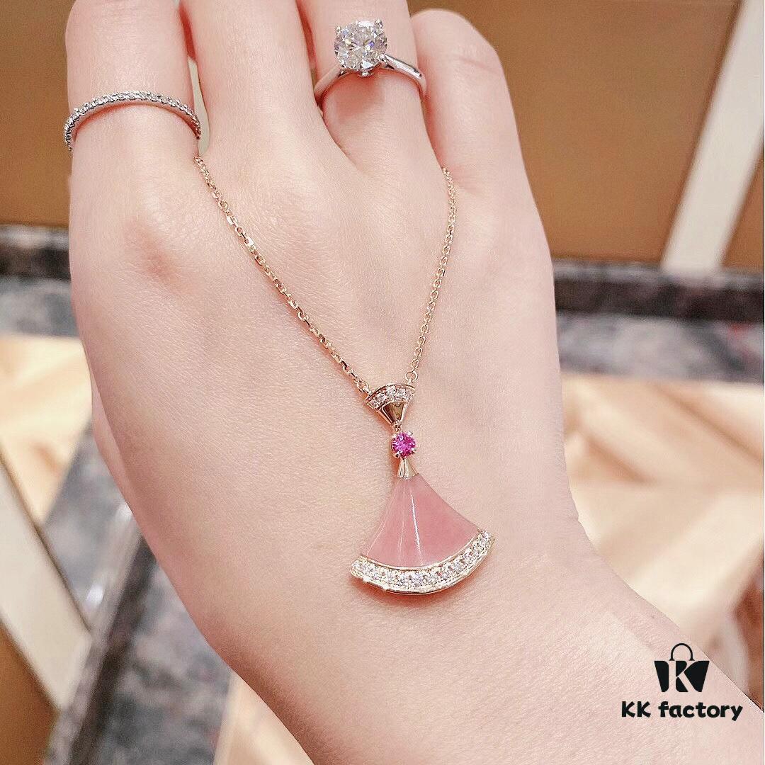 BV Dress Necklace 👗