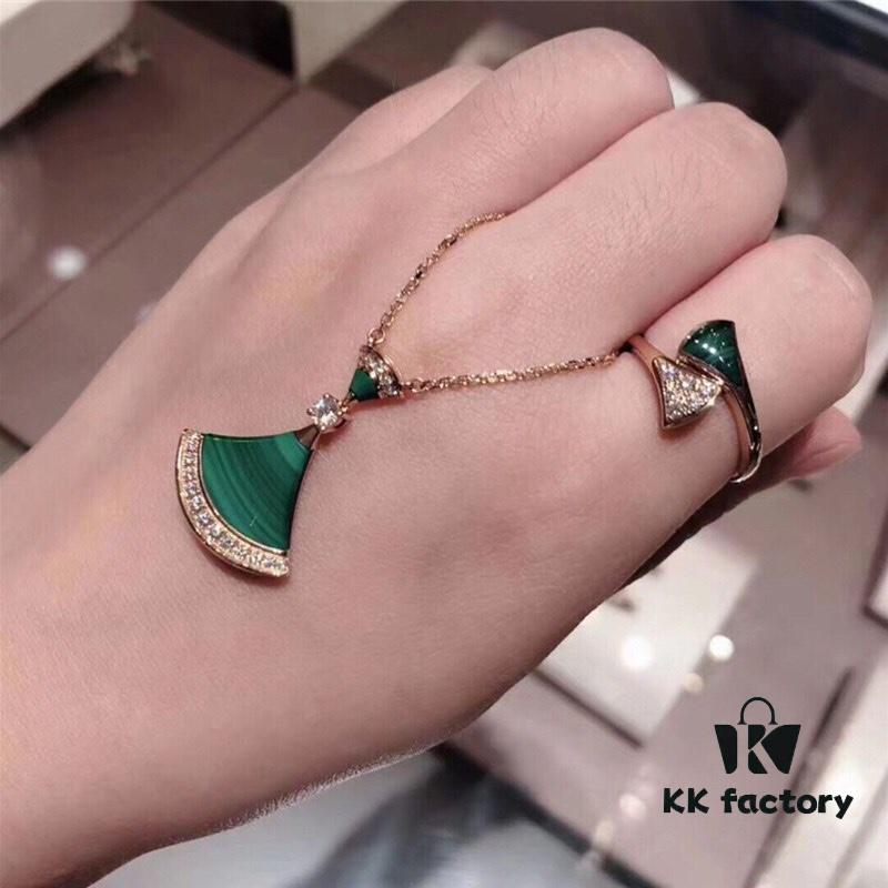 BV Dress Necklace 👗