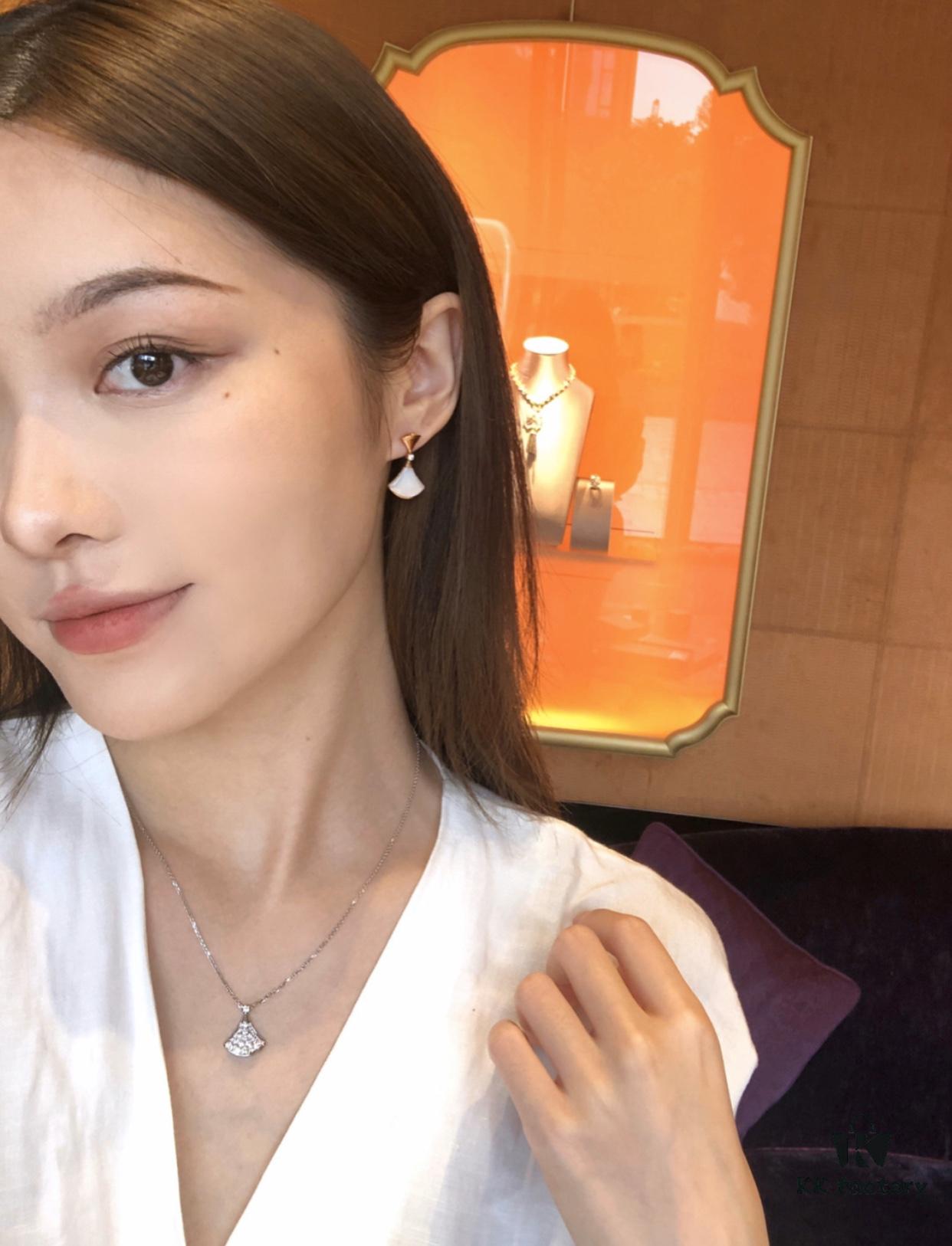 BV Dress Necklace Full Diamond Small Size, Diva'dream New Colorway, Classic Design