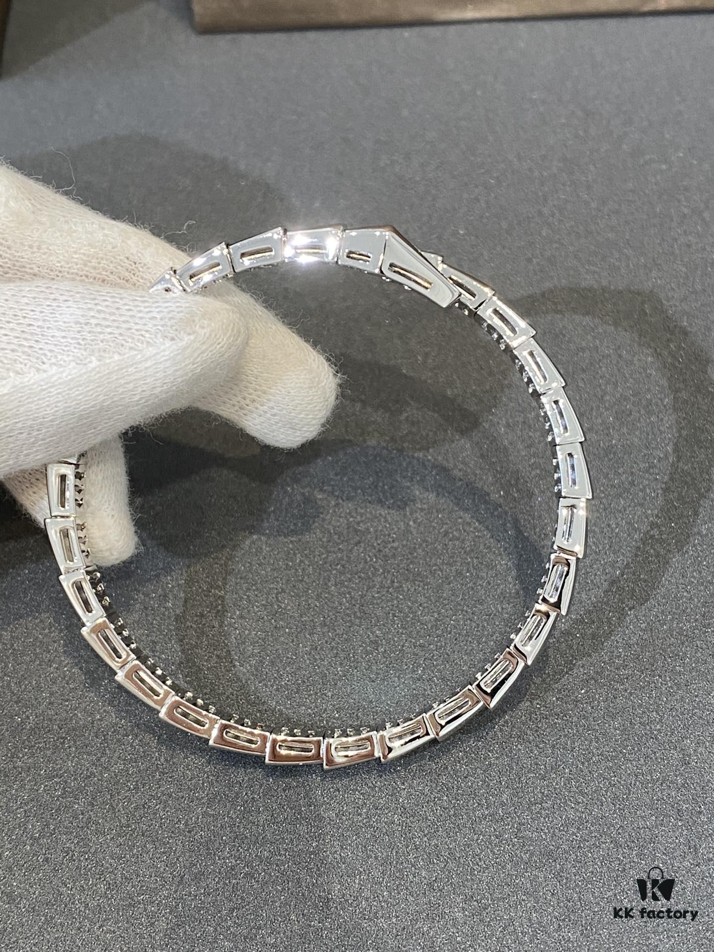 Bvlgari New Arrival Diamond-Set Serpenti Snake Bracelet