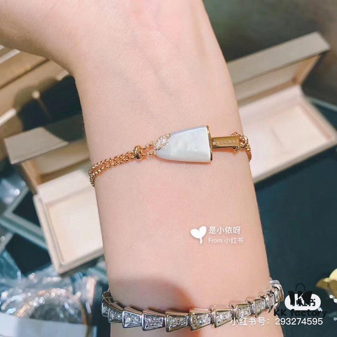 Upgraded New Version, Premium Craftsmanship 925 Sterling Silver White Mother of Pearl Natural Emerald 100% Real Product Photos 💘 Bestselling Hot Item 👍 Bvlgari Ice Cream Pop Bracelet 💎 💫💫💫 Exquisitely Detailed Craftsmanship, Luxurious and Elegant Design, Original Logo Reproduced 🍃 Extremely Comfortable to Wear