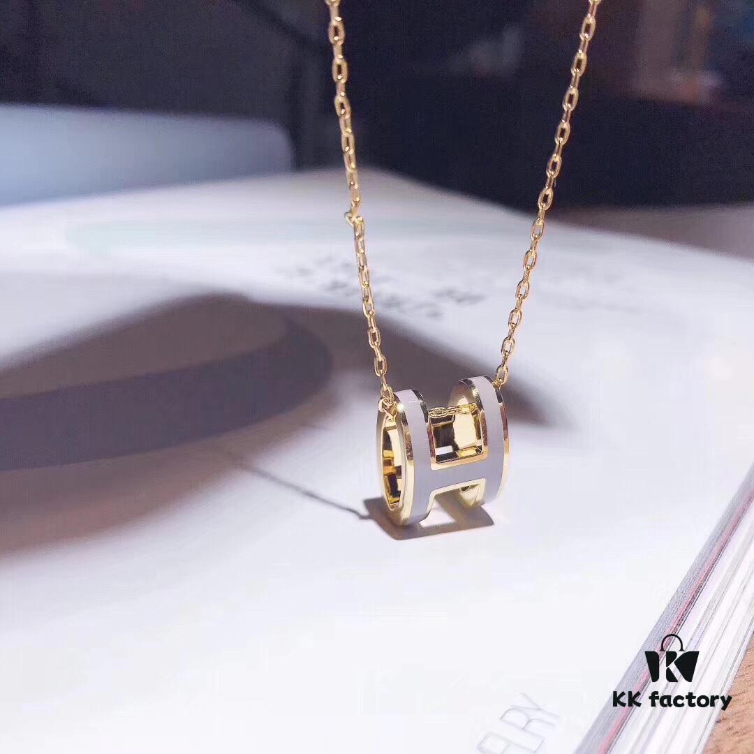 HER*ESH Hermès Classic H Necklace – Latest Arrival in Milk Tea Gray Tone, Elegant and Refined!