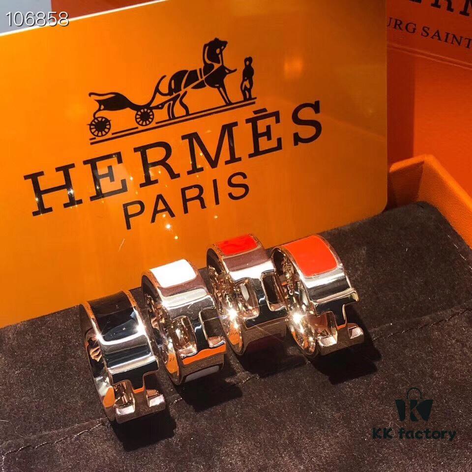 Hermès HEURE H 18K Gold Enamel Ring – Elegant, Romantic, and Artistic Luxury Fashion Statement with Classic H Logo and Enamel Craftsmanship