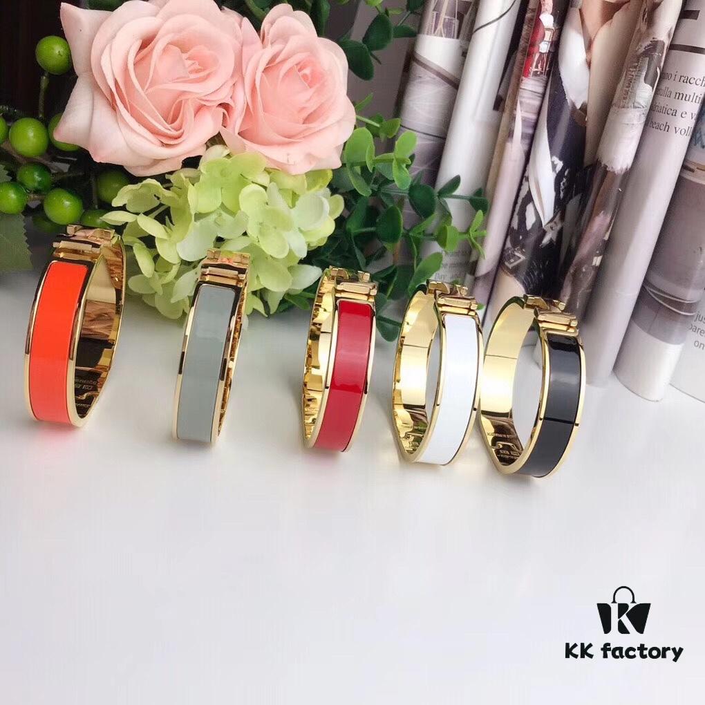 Bestselling Hermès H Cuff Bracelet! One Size Fits Most (17), 5 Colors Available – Must-Have Stylish Accessory, Universally Flattering, Perfect for Any Style, Hand Shape or Wrist Size! Wear Solo or Stacked for Instant Elegance! Red, White, Black, Orange, Light Green – Each Enamel Hue Paired with Rose Gold or Yellow Gold Edging Offers a Luxurious, Eye-Catching Look.