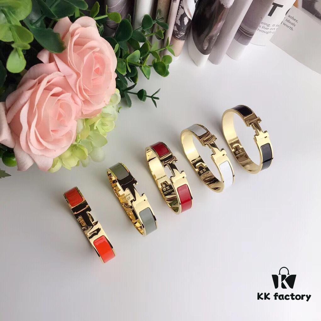 Bestselling Hermès H Cuff Bracelet! One Size Fits Most (17), 5 Colors Available – Must-Have Stylish Accessory, Universally Flattering, Perfect for Any Style, Hand Shape or Wrist Size! Wear Solo or Stacked for Instant Elegance! Red, White, Black, Orange, Light Green – Each Enamel Hue Paired with Rose Gold or Yellow Gold Edging Offers a Luxurious, Eye-Catching Look.