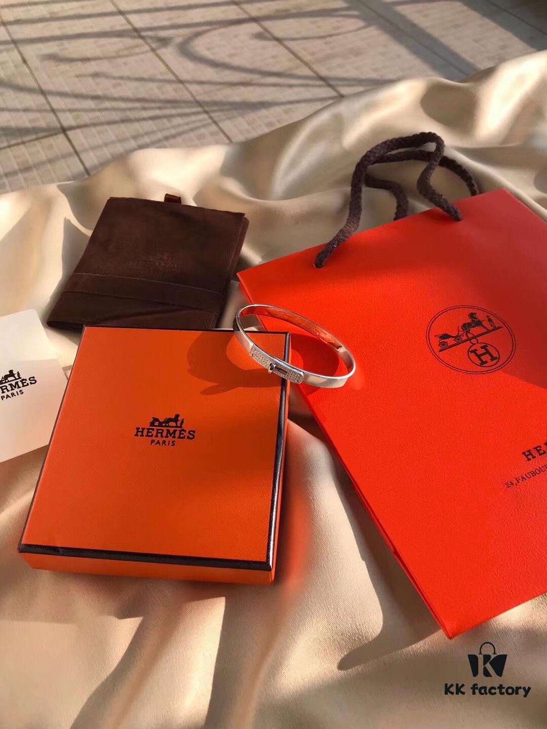 Hermès Kelly White Gold Half-Diamond Bracelet