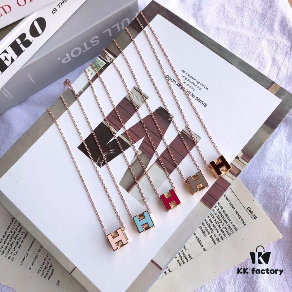 Hermes H-Logo Stud Earrings, 18K Gold, Synchronized with Boutique Collection