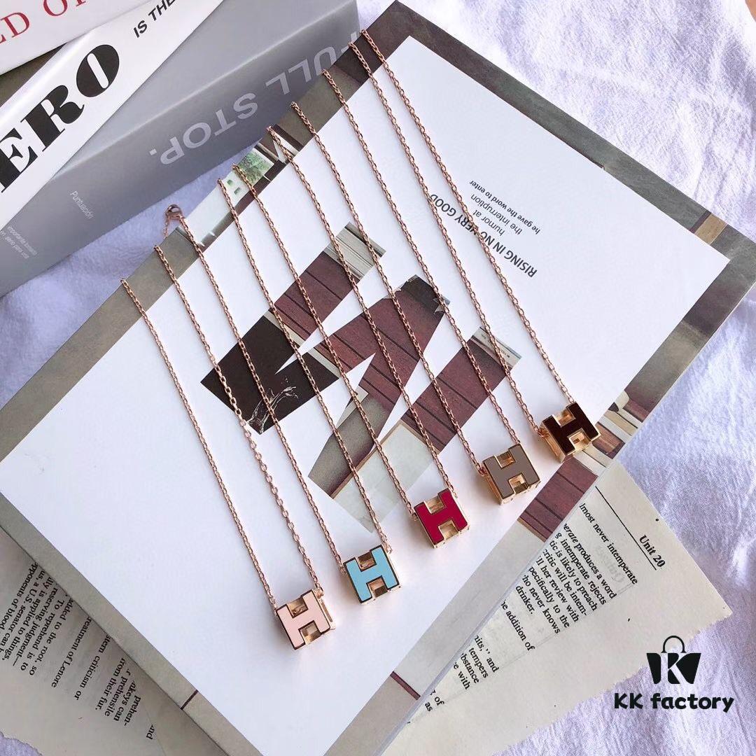 Hermes H-Logo Stud Earrings, 18K Gold, Synchronized with Boutique Collection