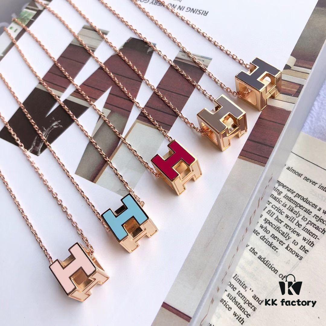 Hermes H-Logo Stud Earrings, 18K Gold, Synchronized with Boutique Collection